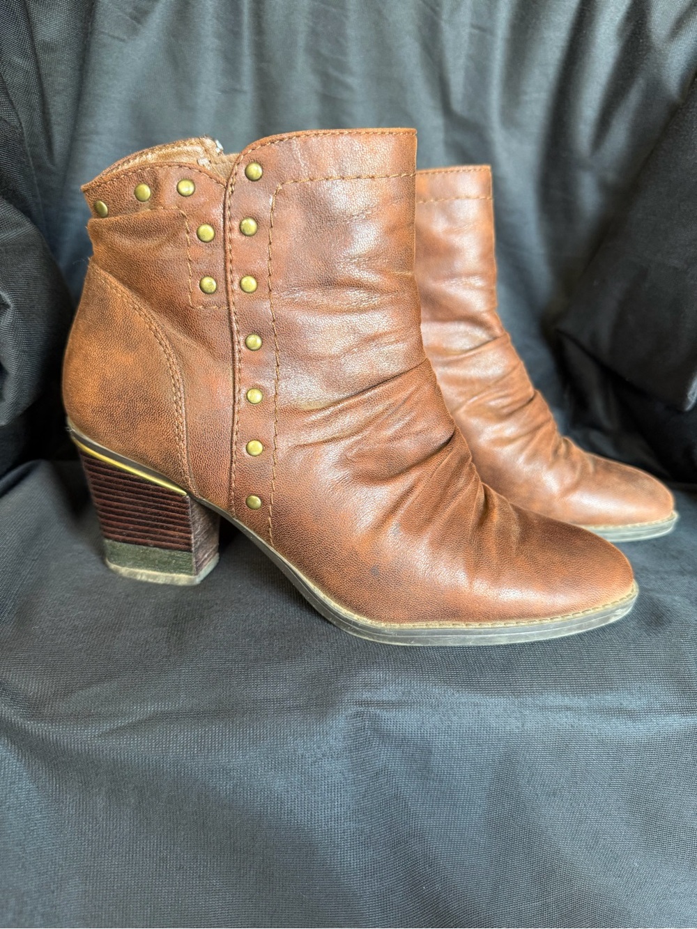 Baretraps Size 6.5 Women’s Brown Studded Leather Ankle Boots